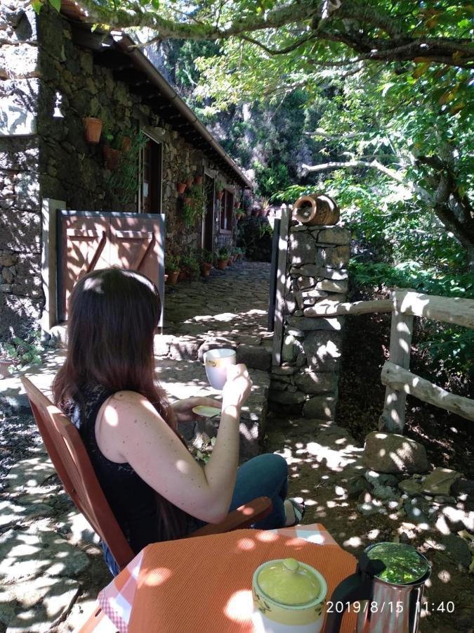 Casa Mary Lola Guest House Tinor Ngoại thất bức ảnh