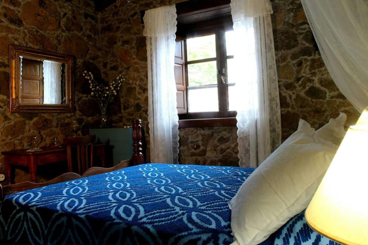 Casa Mary Lola Guest House Tinor Ngoại thất bức ảnh